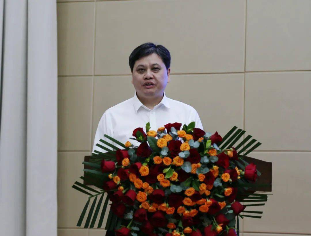 四川省岳池中学与重庆市第八中学校成功举行合作办学签约仪式