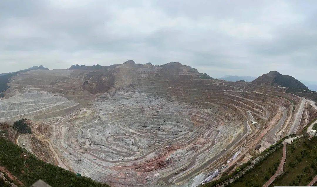 有限公司esg办公室副主任刘永全表示,紫金山金铜矿在开发建设过程中