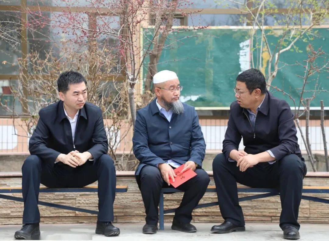 刘波 马明旭在开斋节来临之际 看望慰问穆斯林代表人士_宗教_全县