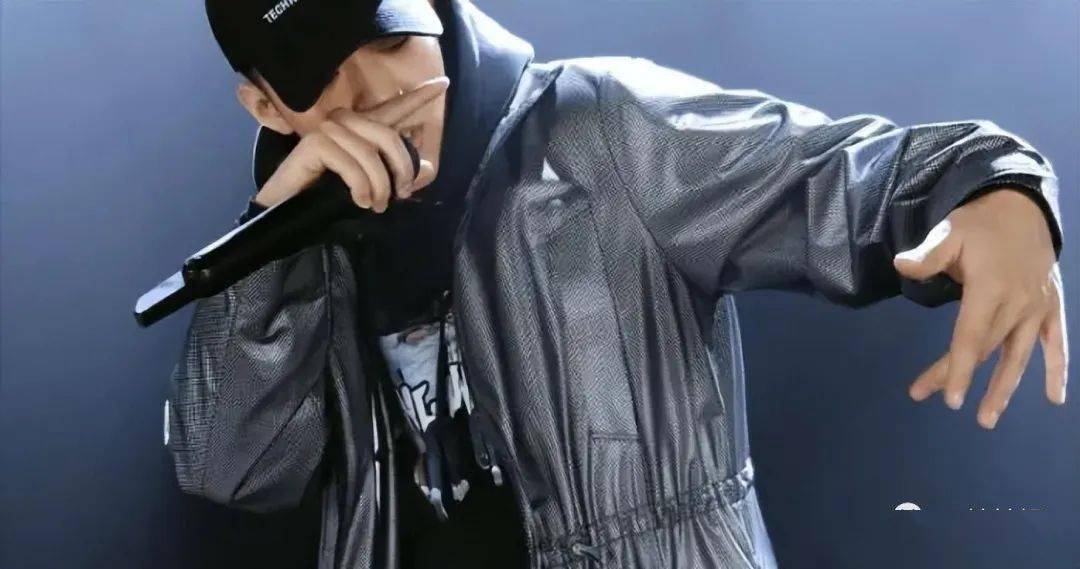 29岁pgone生日当天高调复出,账号直接被封,随后发文求网友放过_王某唯