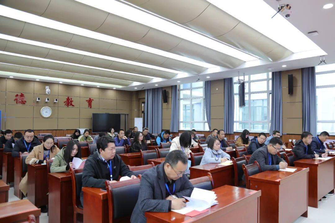 我县高职分类考生217人,考点设在隆德县高级中学,共设8个考场