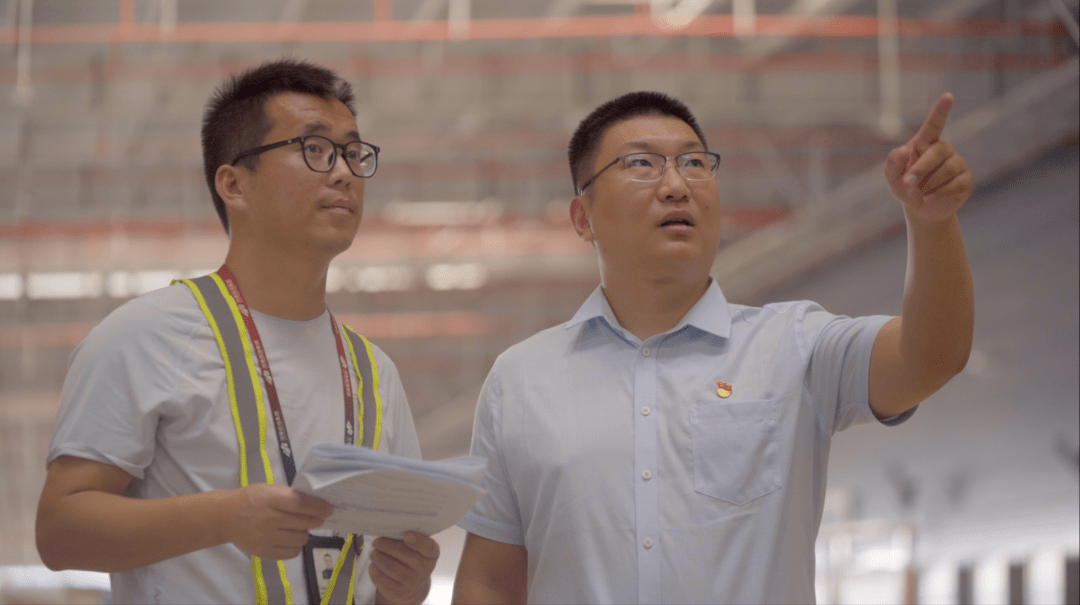 张琪魏凯2009年(担任社区辅导员期间)摄于上海外滩社区辅导员还带给我