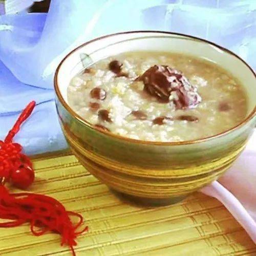 血瘀体质膳食推荐——黑豆川芎粥 | 杏林之声_功效_药膳_海湾镇