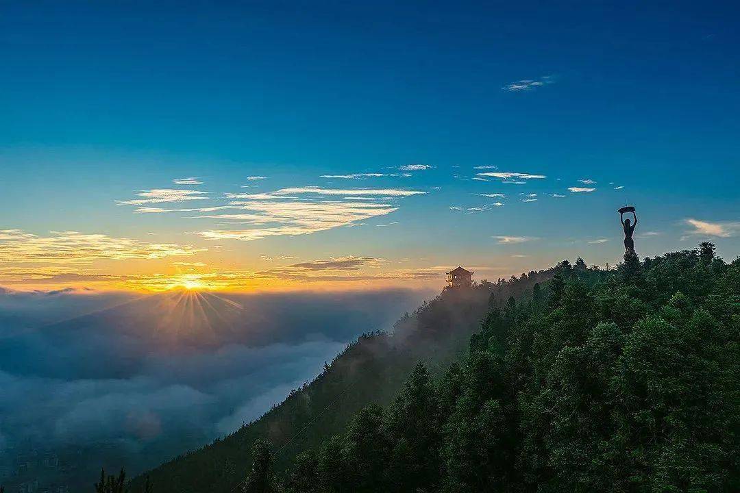 女娲补天之地,日出都有神话色彩98竹山县女娲山风景区地址:十堰市