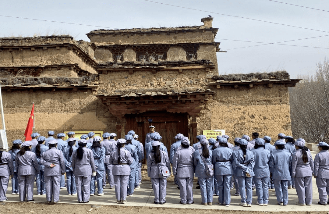 【2023年"五一"旅游特别报道】理塘文旅"五好"讲解员带您"重走长征路"