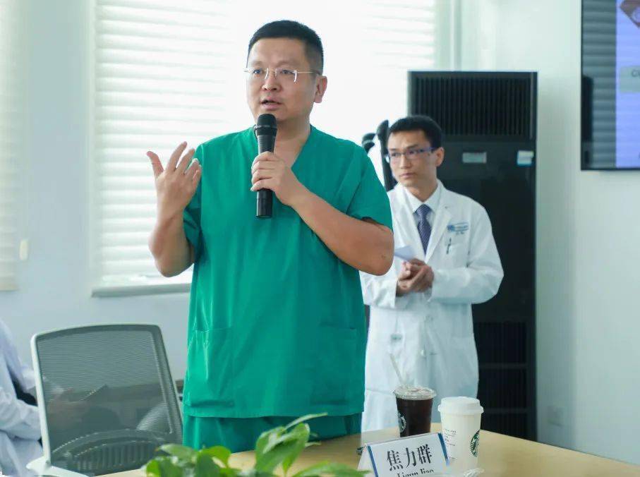 过后,在首都医科大学宣武医院脑血运重建中心主任焦力群教授的带领下