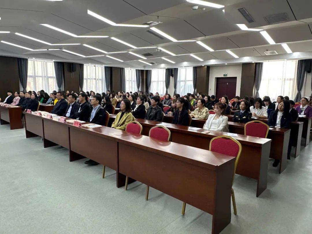 活动还邀请县人大常委会办公室主任李宝全,县政协党组成员,秘书长金瑞