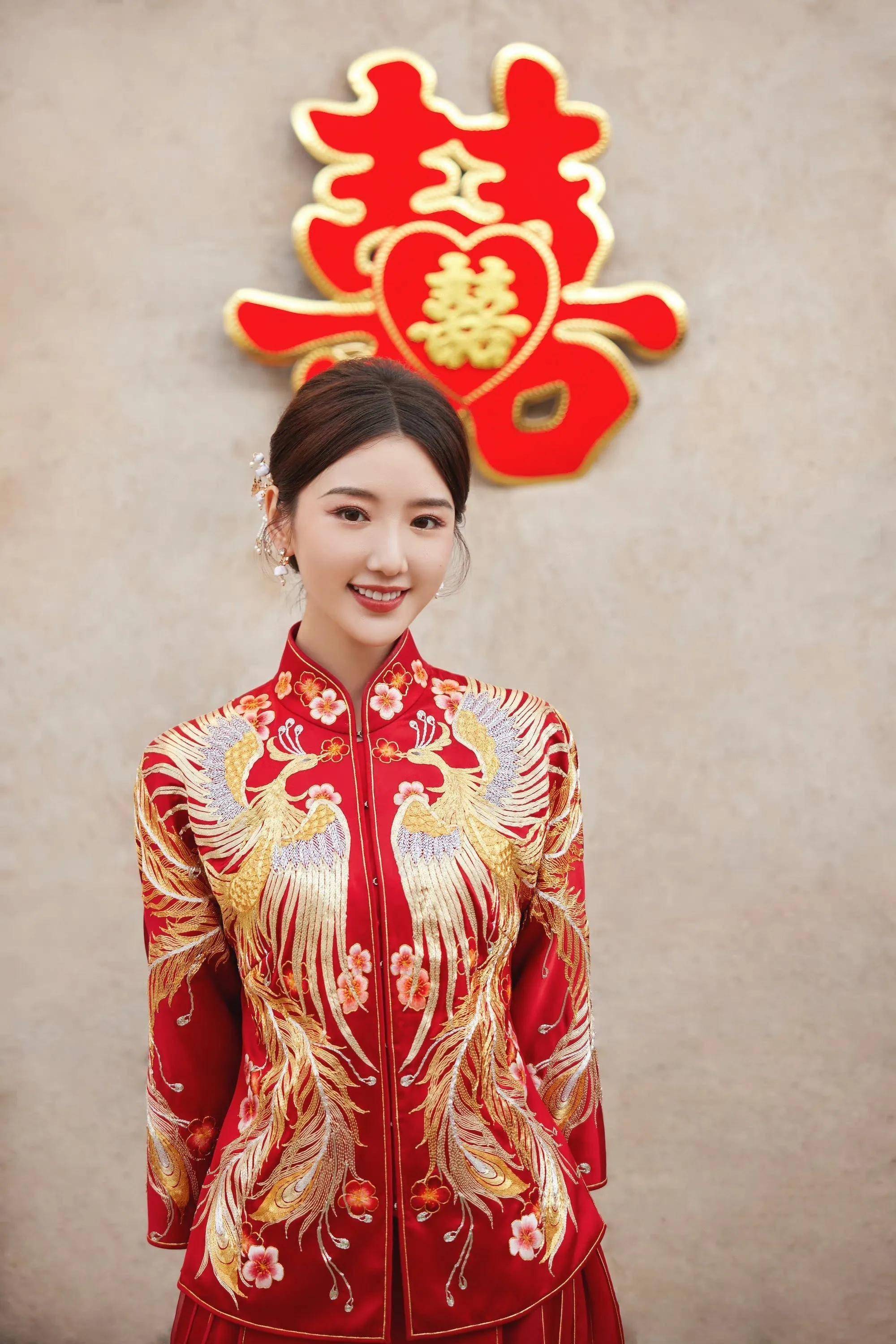 女星毛晓彤写真集:曼妙身姿,姣美容颜