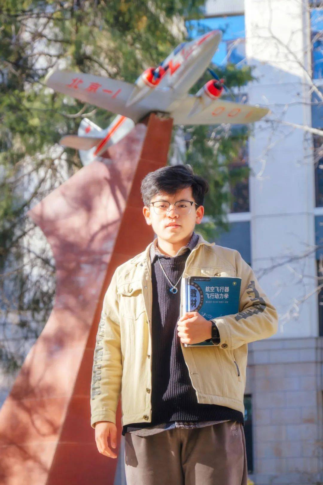 祖国的新青年力量!_同学_刘亚儒_服务