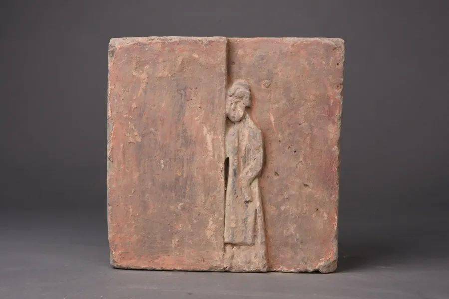 云赏文物|天水市博物馆藏"妇人启门"画像砖