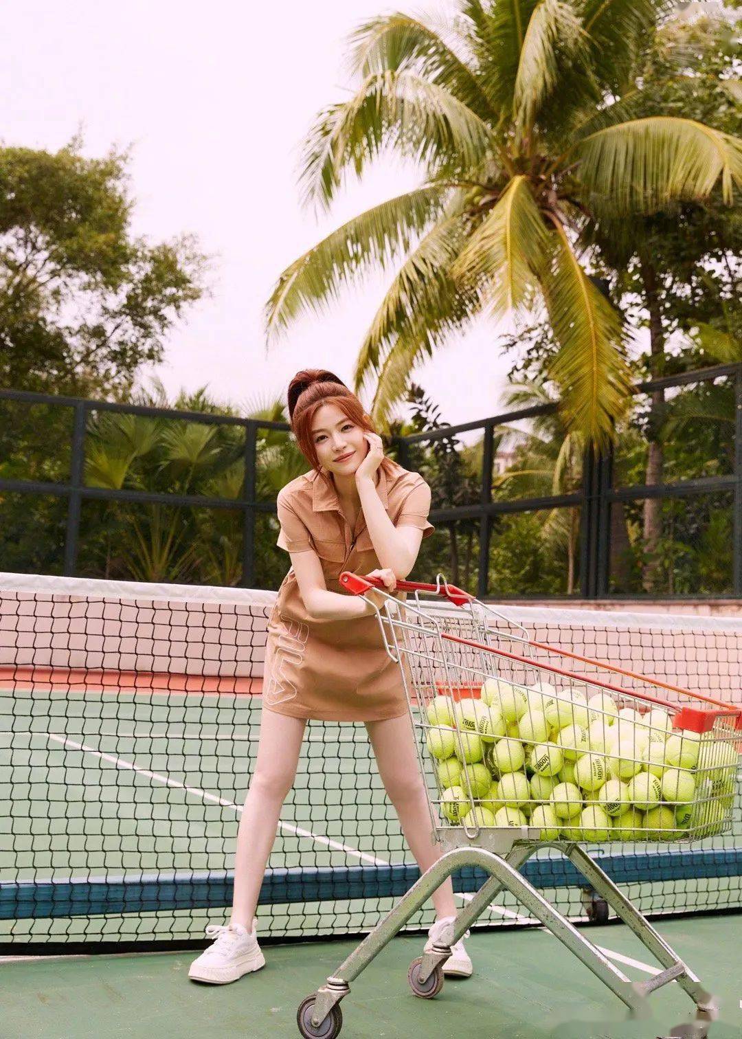 元气高马尾造型_图片_来源_赖美云