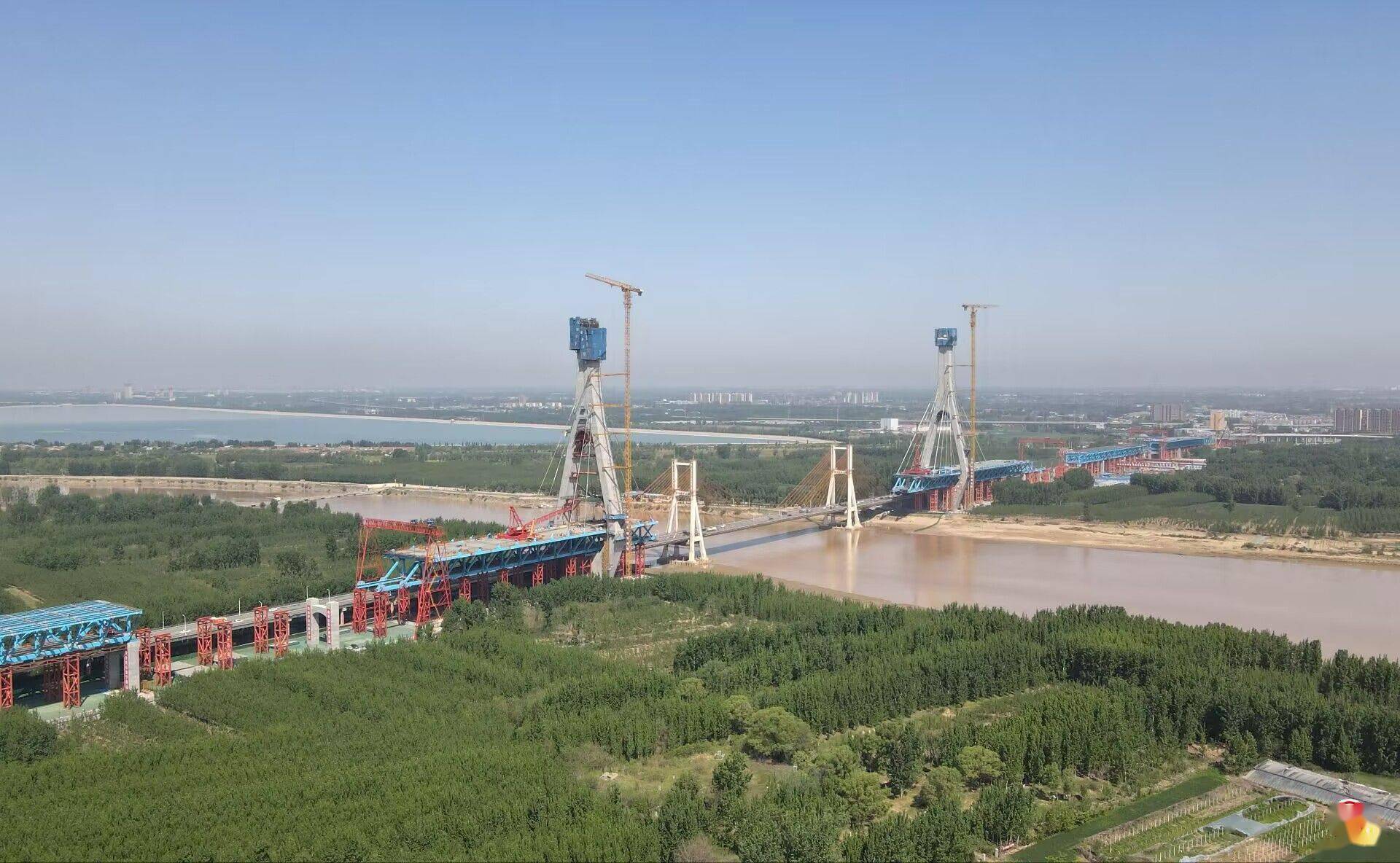 g104京岚线济南黄河公路大桥主桥主塔即将封顶_桥面_桥梁_施工