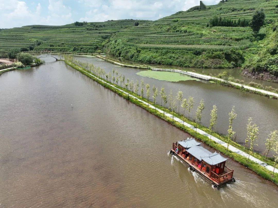 56公里位于曲靖市麒麟区东山镇克依黑风景区是aaaa级旅游景区彩色梯田