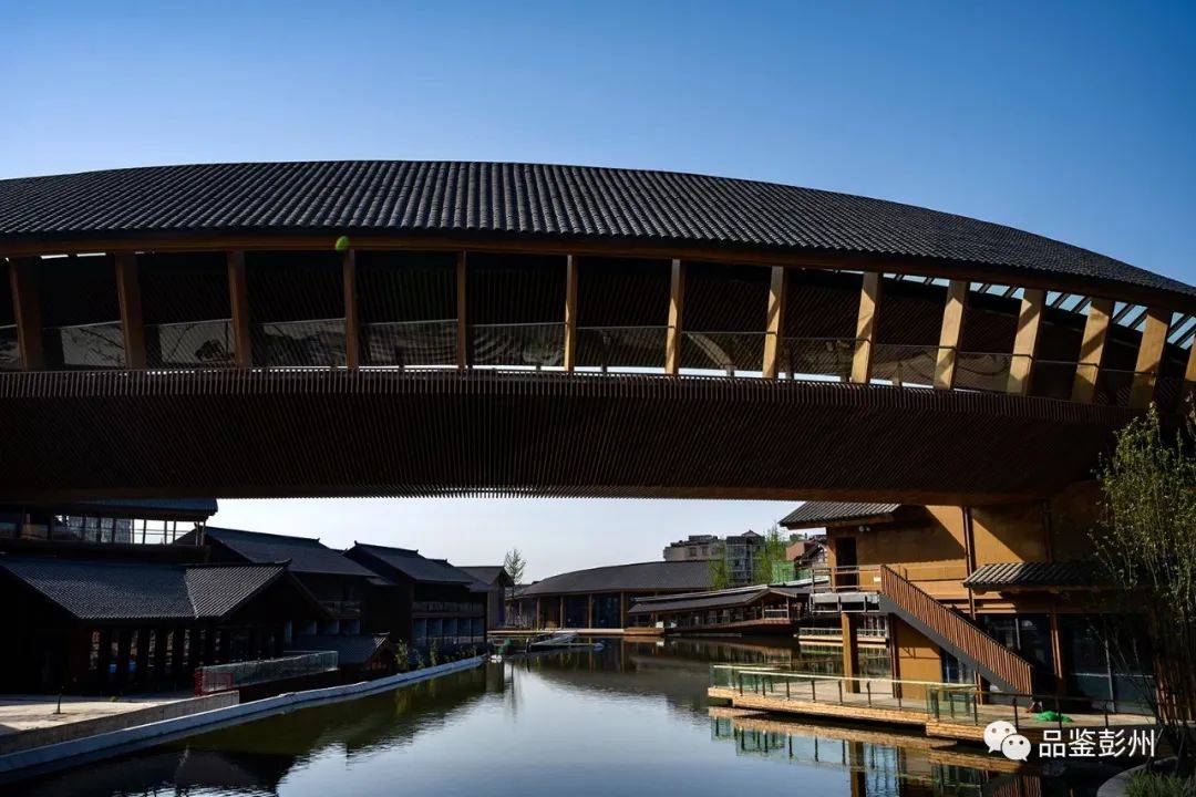 作为"凝固的史诗",龙兴寺为彭州城市的发展积存了深厚的文化底蕴,更以