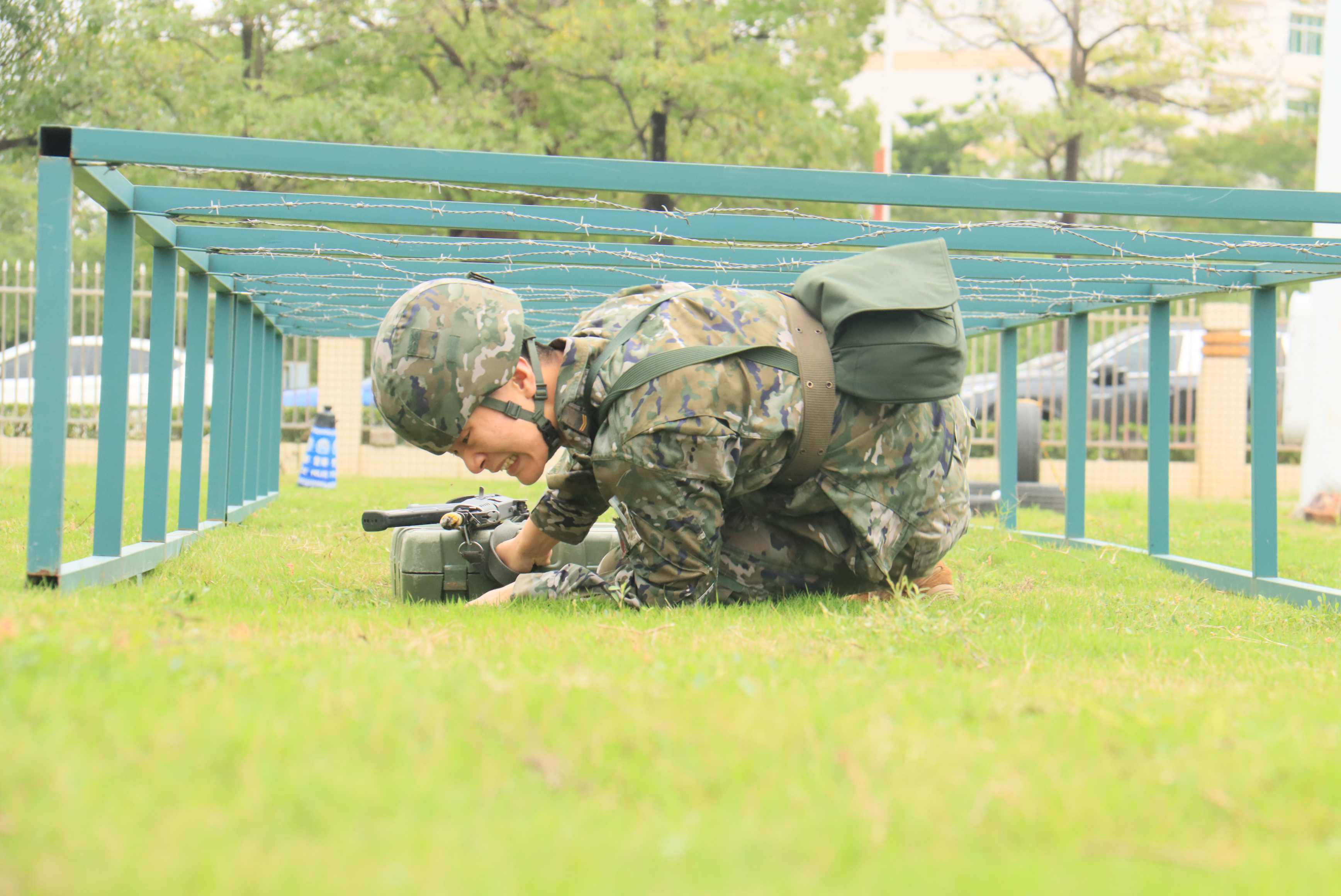 燃!武警惠州支队军人运动会"战味"十足