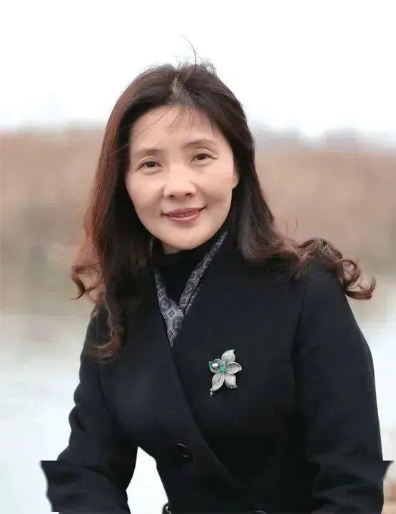 阅读丰盈人生 书香陪伴成长——著名儿童作家曹文芳走进余姚市实验