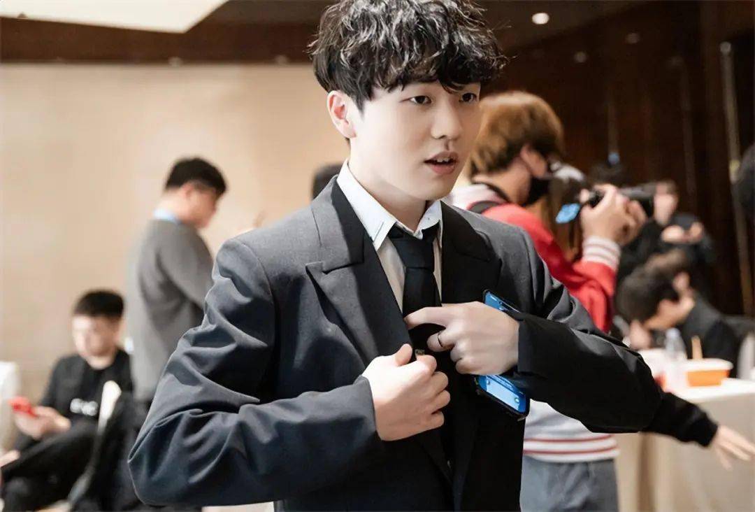 icon说:我看了doinb回答过这个问题,感觉挺好的,我