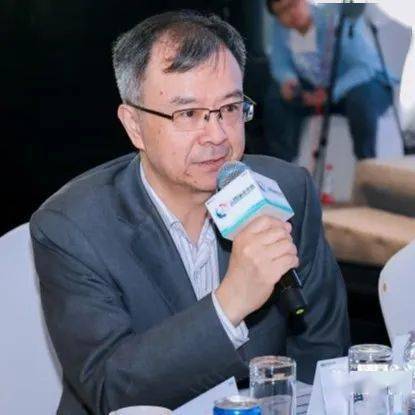 院附属同济医院雷霆教授和复旦大学附属华山医院王镛斐教授共同主持