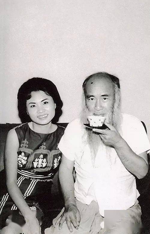 张大千送给女儿和外孙女的画!_张心瑞_旗袍_父亲