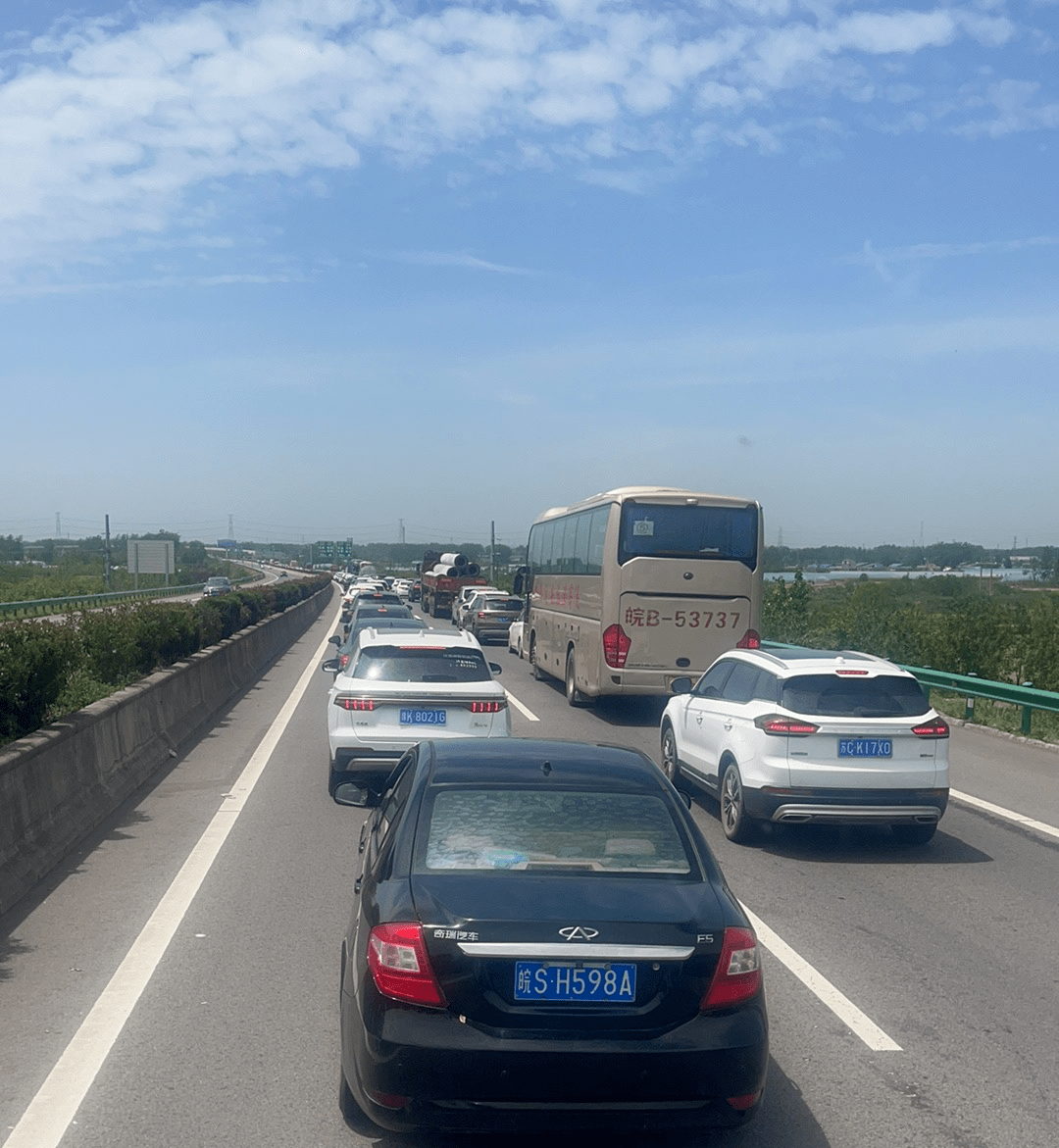 颍上服务区发生!吃了一碗泡面,人就没了._刘某_大巴车_阜阳市