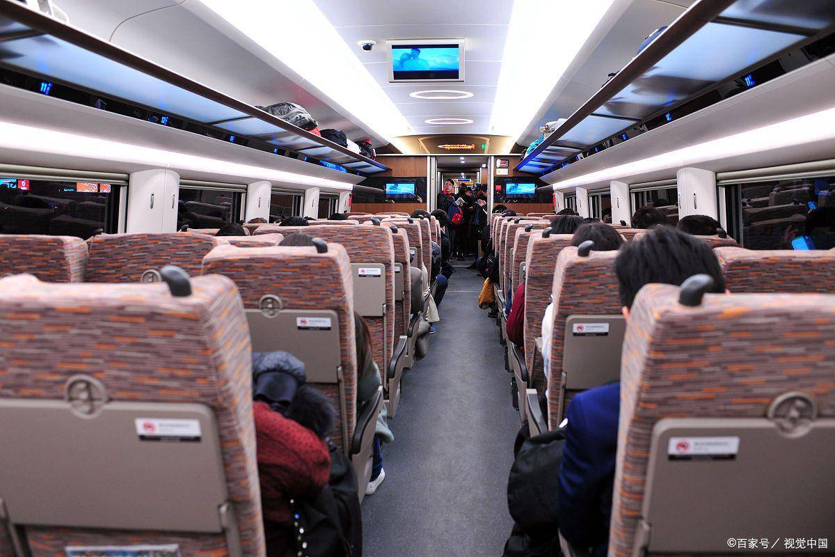 女子带孩子高铁上霸座被拘10日—如何正确乘坐高铁_座位_文明_权益