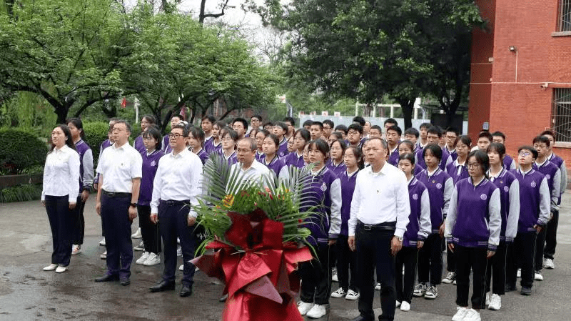 共享智慧同心向前——我校教师团队赴重庆市清华中学交流学习_活动
