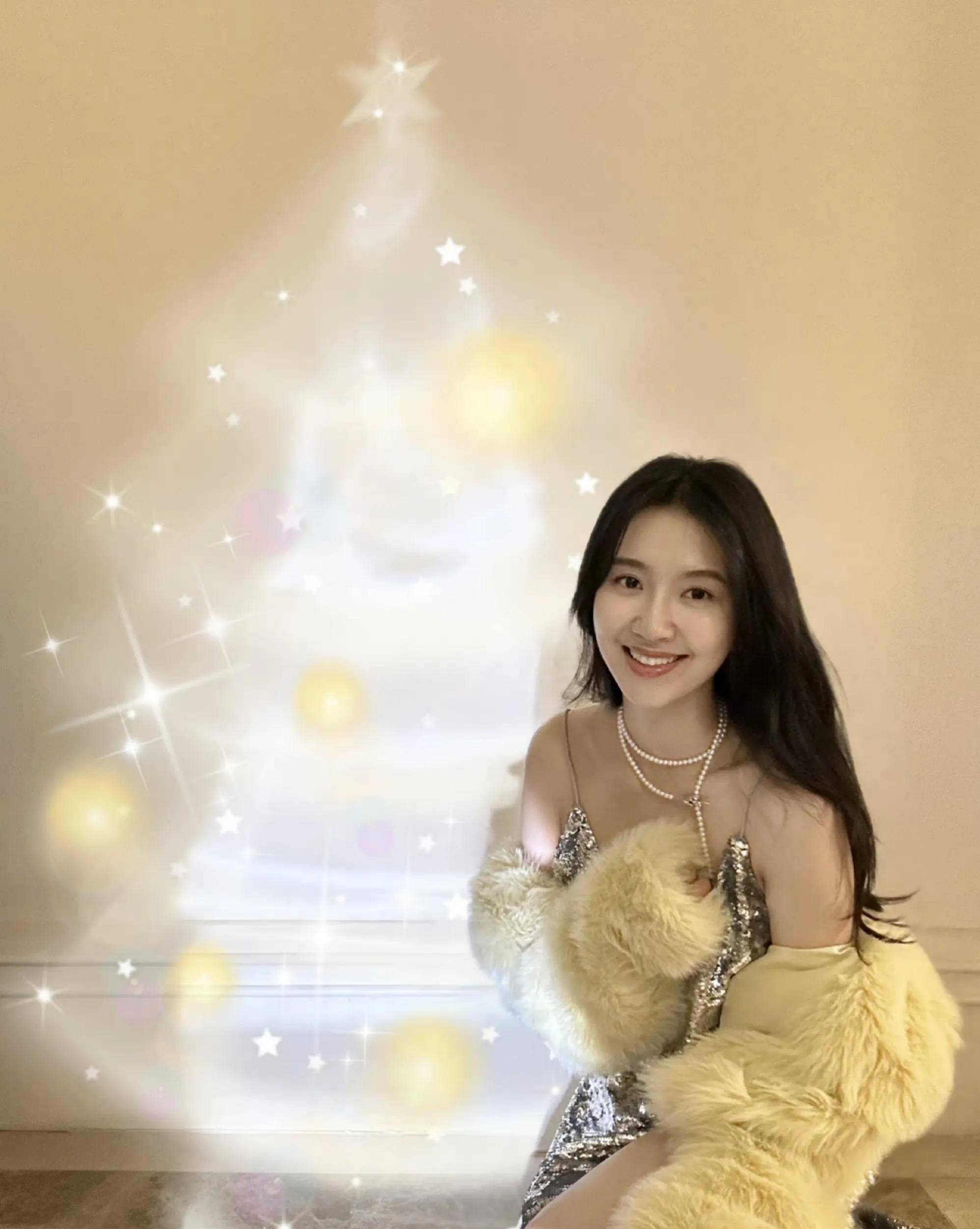 明星许龄月时尚合集:姣美靓丽,艳丽动人