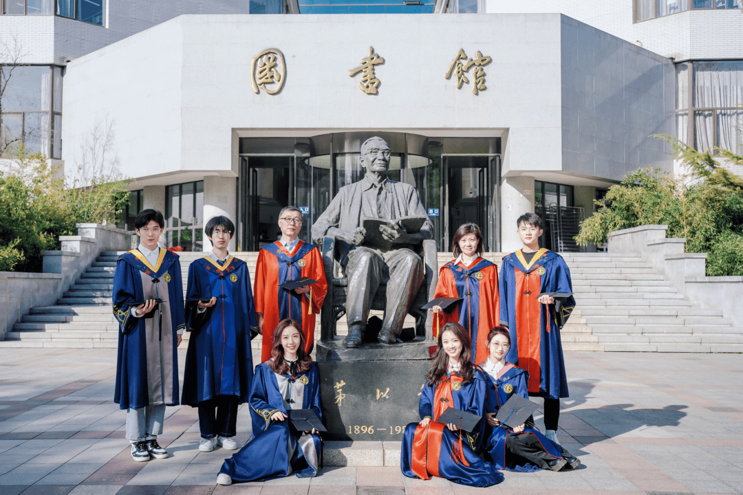 交大专属学位服!这个夏天……_毕业_颜色_北京