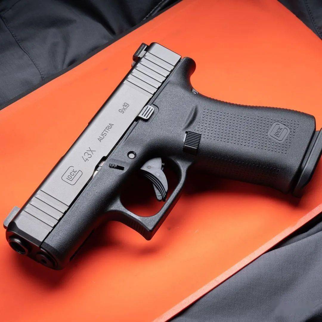 有这么一款手枪 简直可以说是百变无敌小金刚