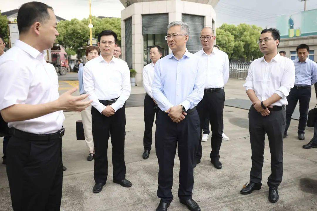 嘉兴市长李军在新埭专题调研传统产业时强调:加快推动传统产业提升