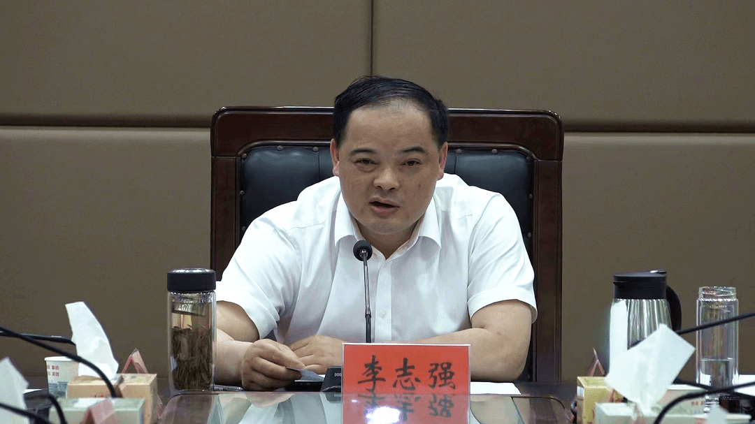 新桂阳5月7日讯(记者 李勇)5月6日下午,县委副书记,县长李志强主持