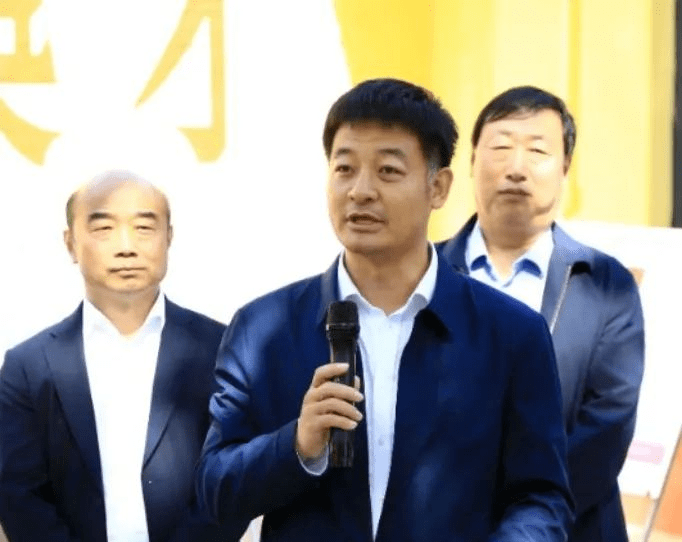 李冬晨代表曲周县委,县政府对观摩组的到来表示欢迎.