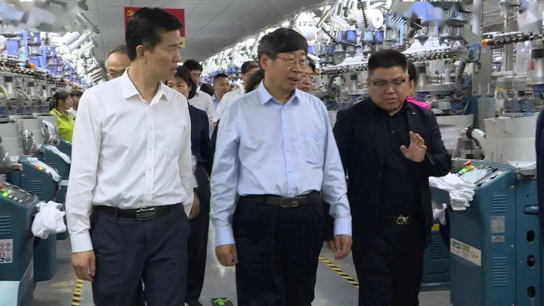 会上,副市长龚举海致辞.