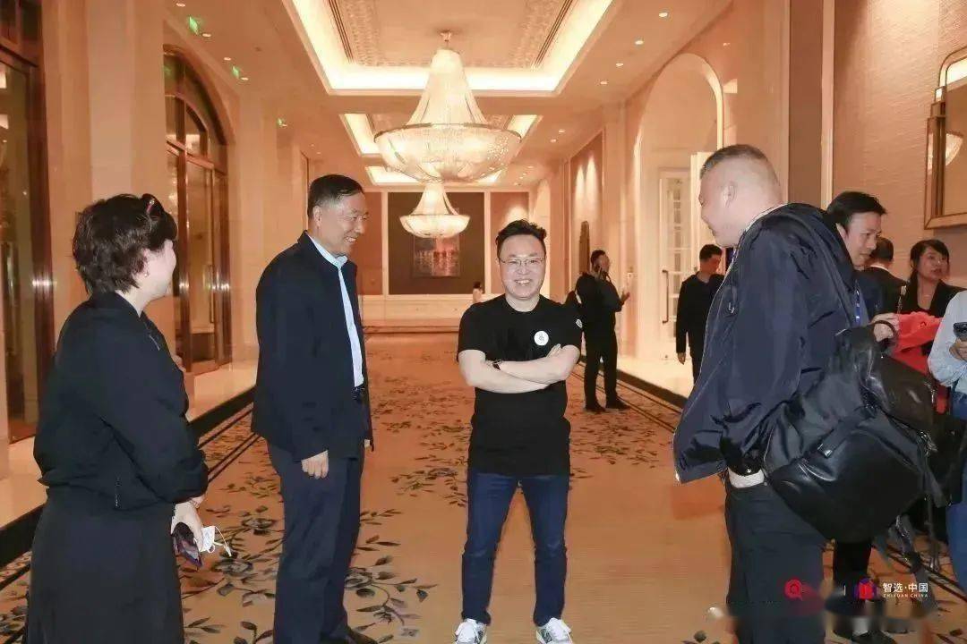 福建教育装备行业协会校服分会吴清湖会长,石狮童装协会郭锡加秘书长