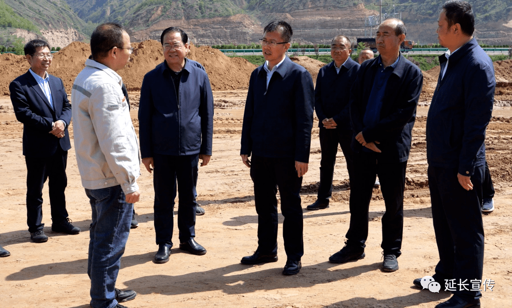 要闻 刘小鹏督导检查延长县智能耐辐照电缆项目建设情况