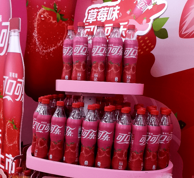 可口可乐搞口味营销?喝过三种算我输!_品牌_草莓_蜜桃