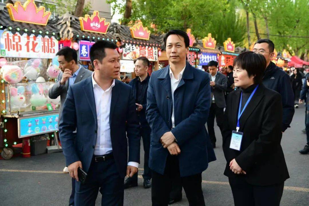 市文化广电和旅游局局长王洪新深入南岗区"师大夜市"实地调研_消费