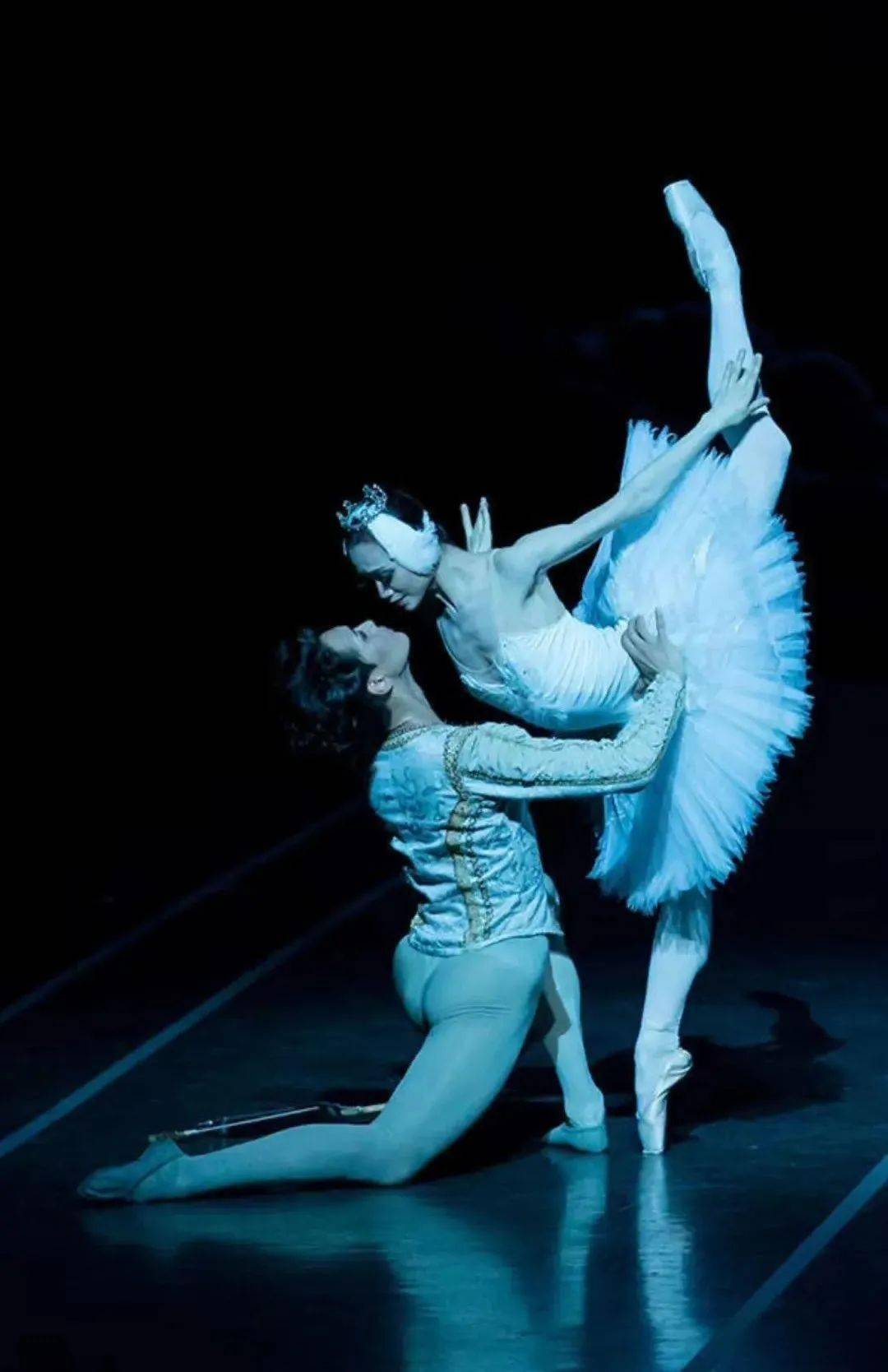 上海芭蕾舞团经典版《天鹅湖》为您展现海派芭蕾的细腻典雅