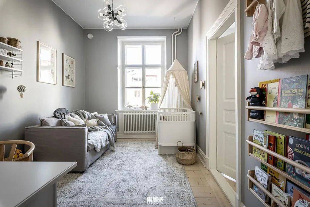 从哥德堡通风单色公寓学习打造深蓝色卧室的技巧(92平方米)