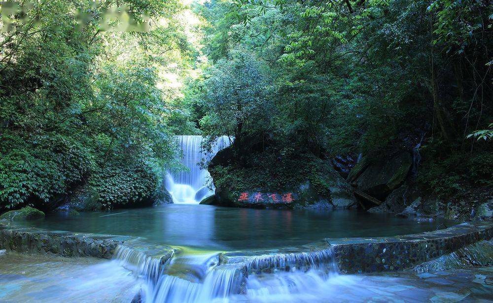 十里畫廊景區位於開陽縣禾豐鄉至南江鄉青龍河之間,沿岸分佈著多個