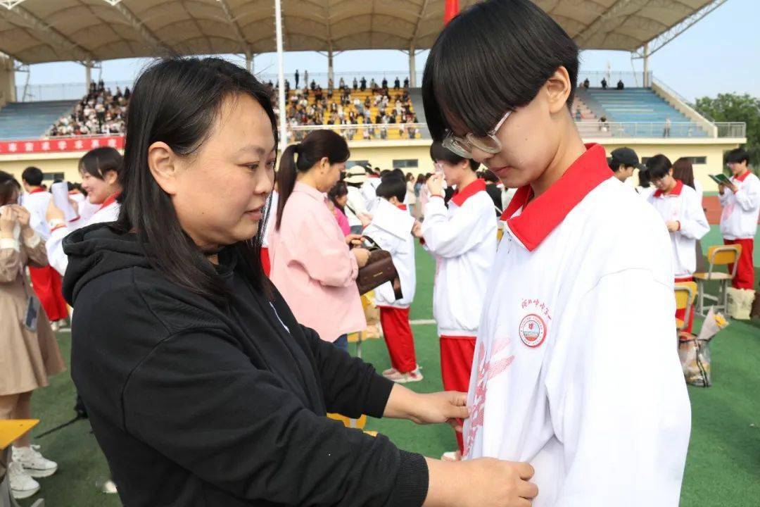 峰峰一中盛大成人禮,現場直擊!_成人必_學子_青春