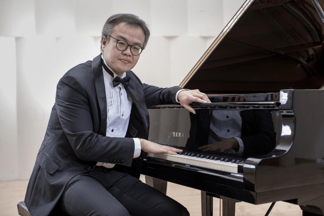 男高音歌唱家张龙不容错过的璀璨之声