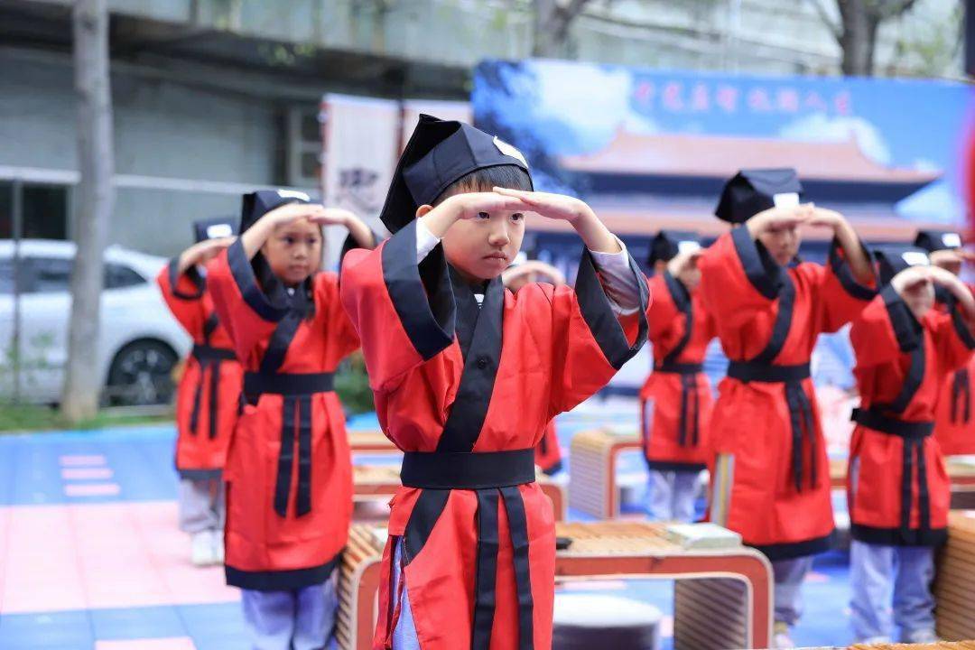 亲亲幼儿园开笔礼 | 开笔启智 润泽人生