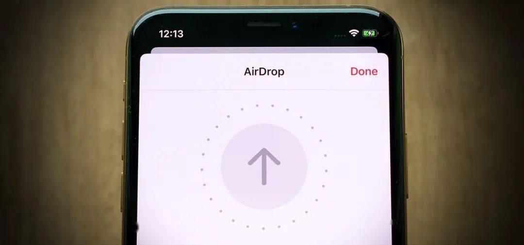女子iphone 地铁收到不雅照,苹果回应_airdrop_功能_相关