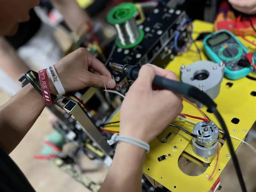 硬件组任务与要求:【基础项】①拥有ad,cadence,kicad,立创eda等任何