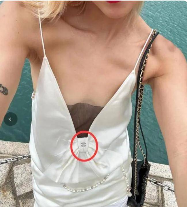 陈奕迅妻子最新造型曝光,深 v穿网袜大秀身材,以往造型惹争议_徐濠萦