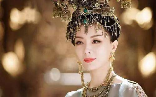 通天教主大战七圣,祭出一个金色手掌,把八景宫翻过来!_圣人_先天_弟子