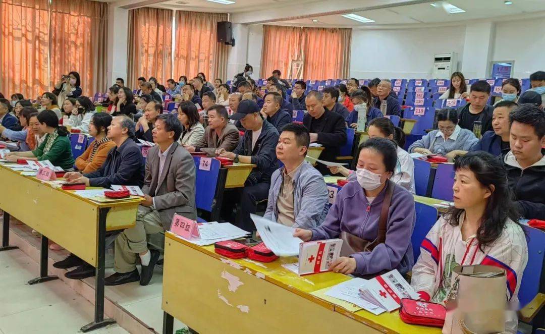 随州市红十字救护员培训走进随州技师学院