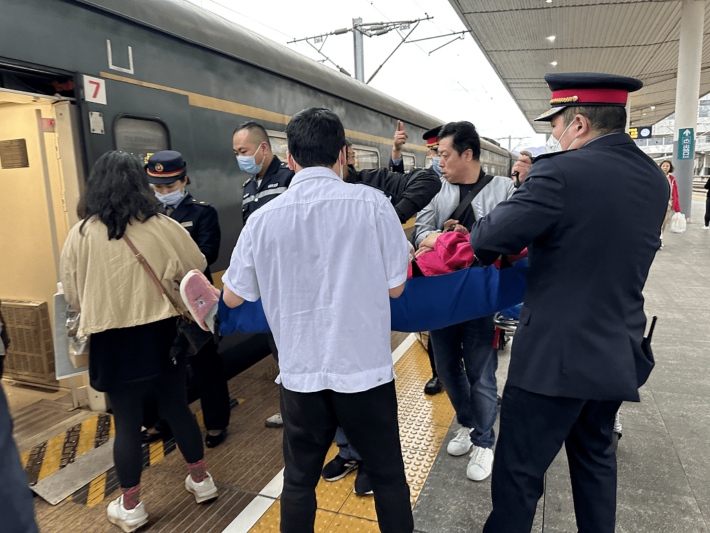 当天准备乘坐z96次旅客列车到北京.