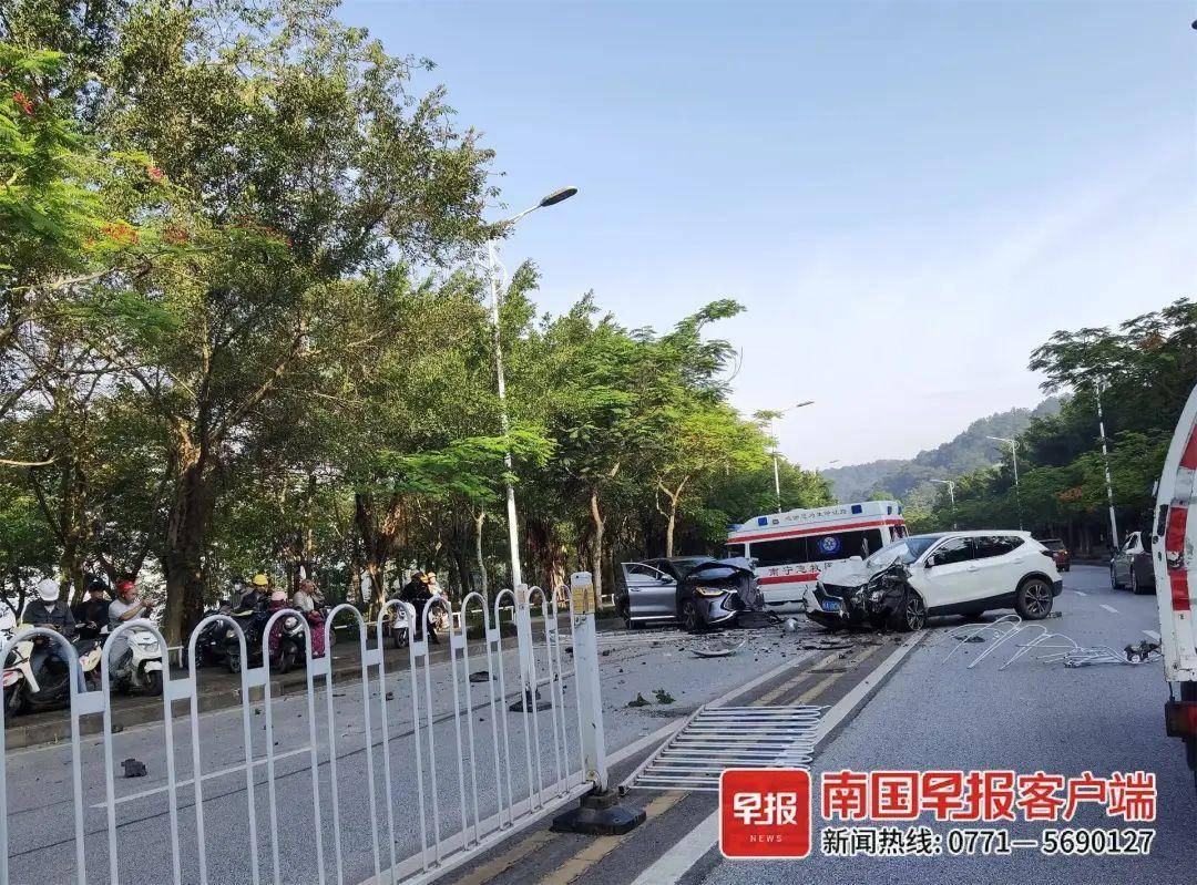 南宁青环路发生车祸,车辆受损严重!一司机为孕妇